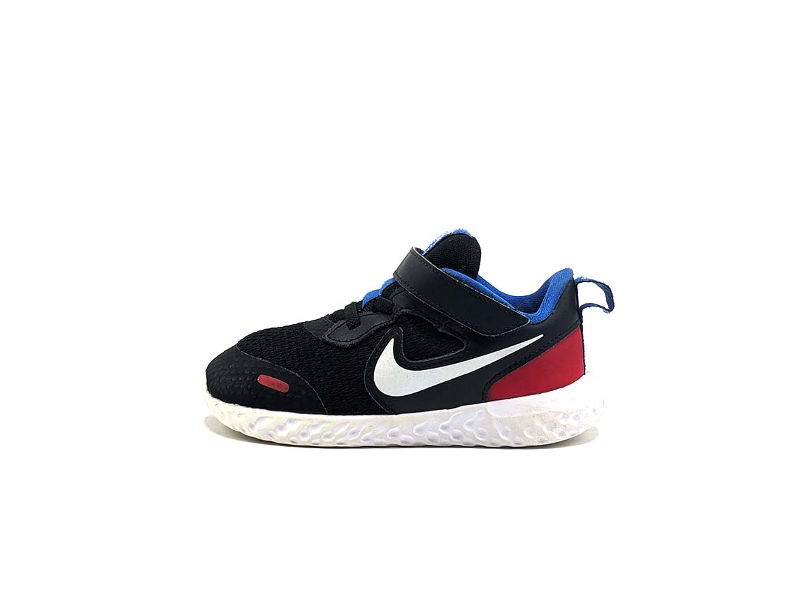junior nike revolution 5