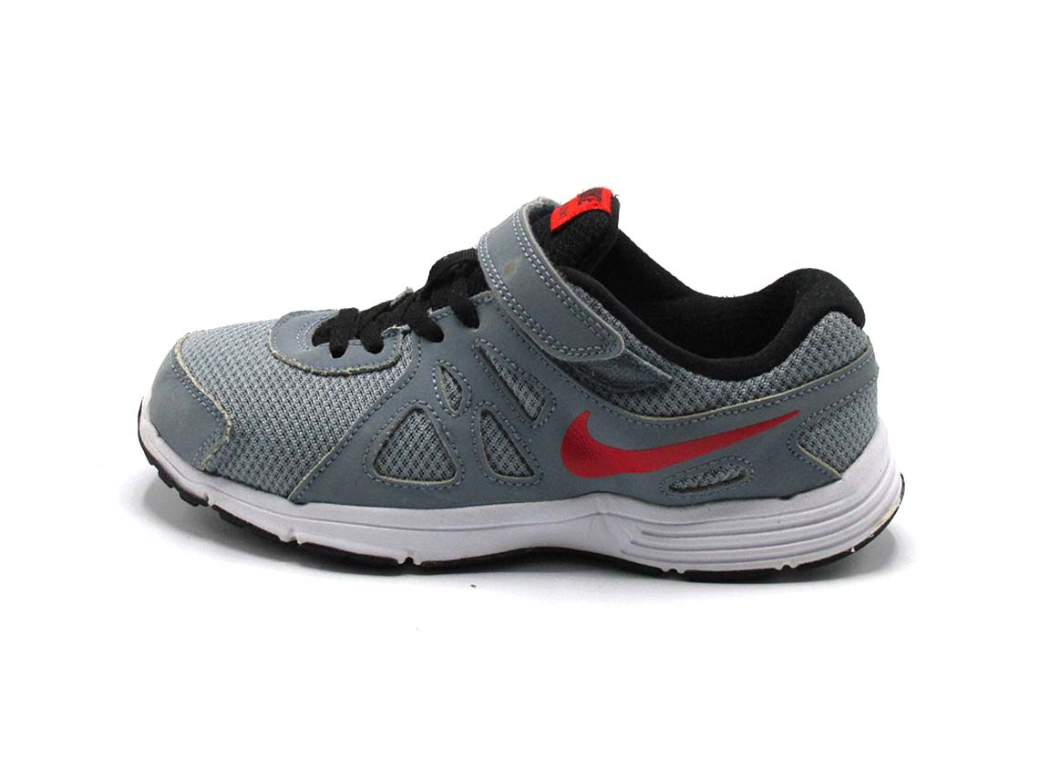intersport nike revolution 4