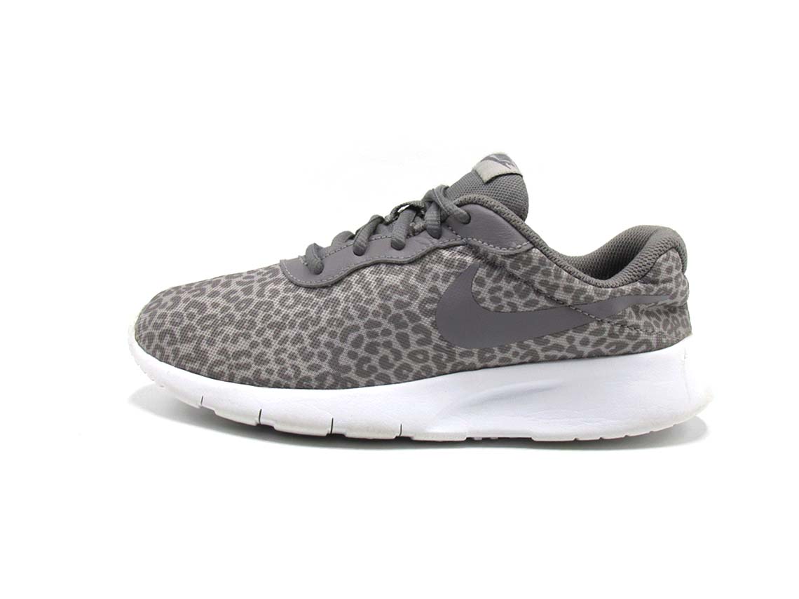Nike Tanjun