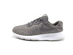 Nike Tanjun