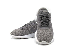 Nike Tanjun