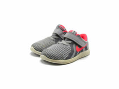 Nike Revolution 4