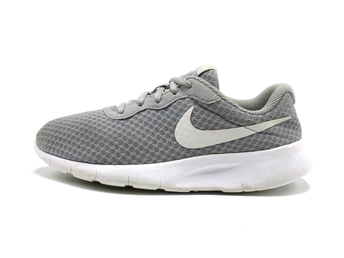 Nike Tanjun