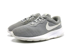 Nike Tanjun