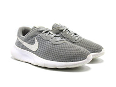 Nike Tanjun