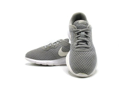 Nike Tanjun