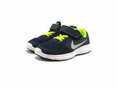 Nike Revolution 3
