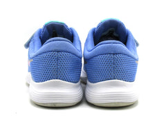 Nike Revolution 4