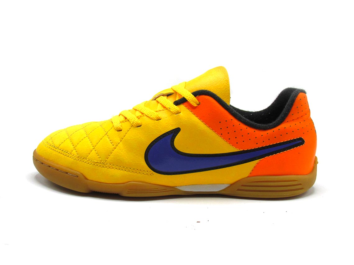 Nike Tiempo