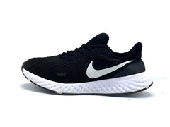 Nike Revolution 5