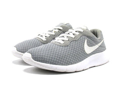 Nike Tanjun