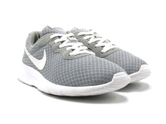 Nike Tanjun