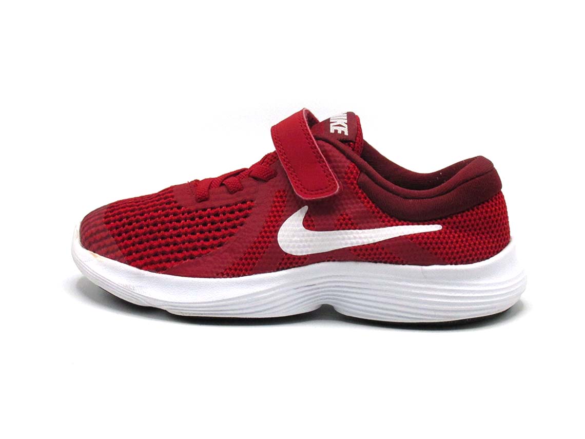 Nike Revolution 4