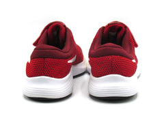 Nike Revolution 4