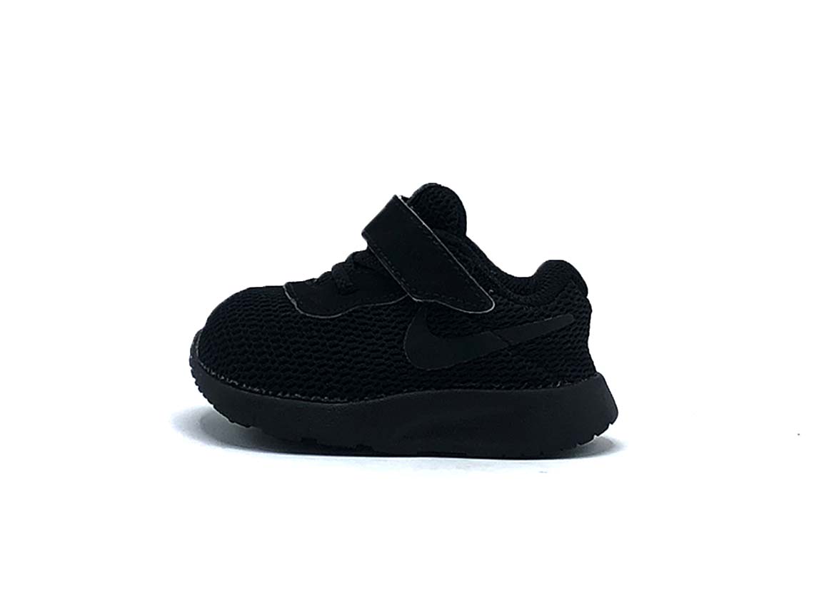 Nike Tanjun