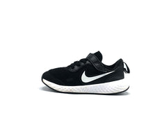 Nike Revolution 5