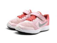Nike Revolution 3