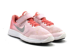 Nike Revolution 3