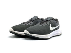 Nike Revolution 6