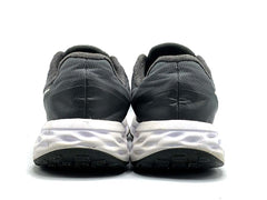 Nike Revolution 6
