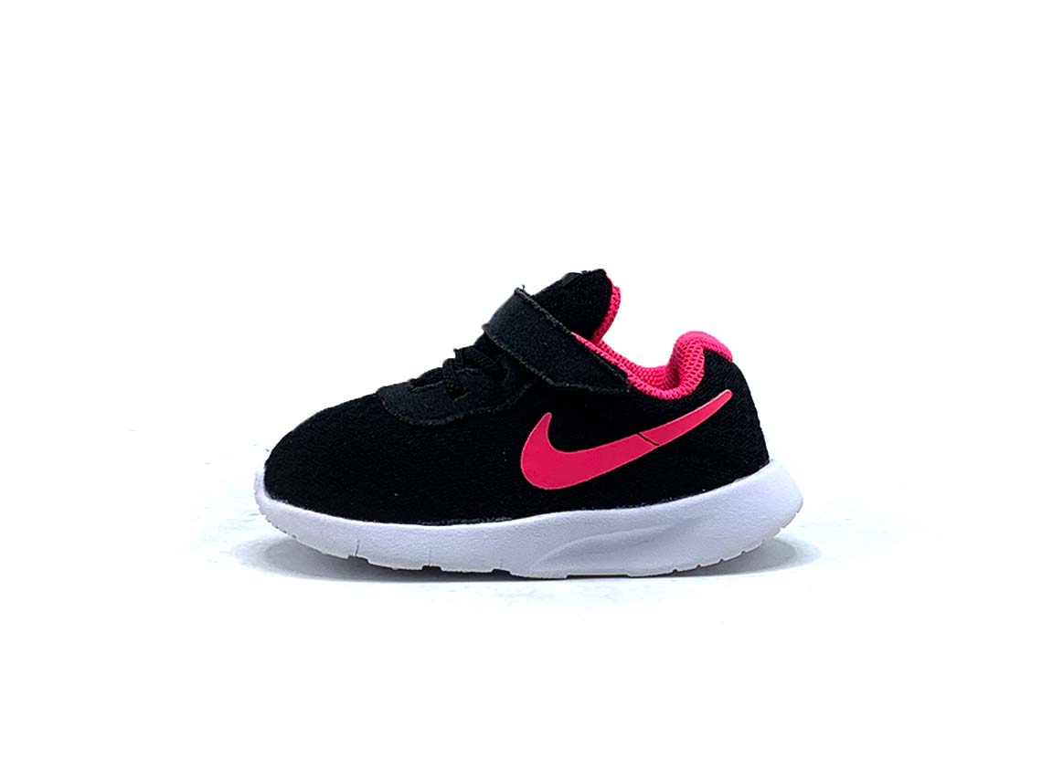 Nike Tanjun