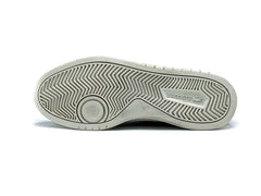 Lacoste Court-Lisse