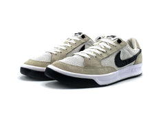 Nike SB Adversary