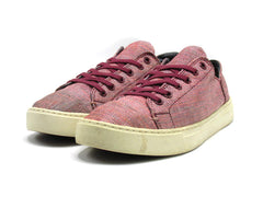 Toms