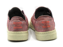 Toms