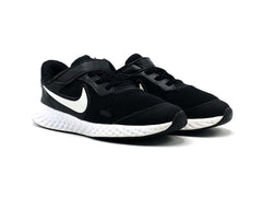 Nike Revolution 5