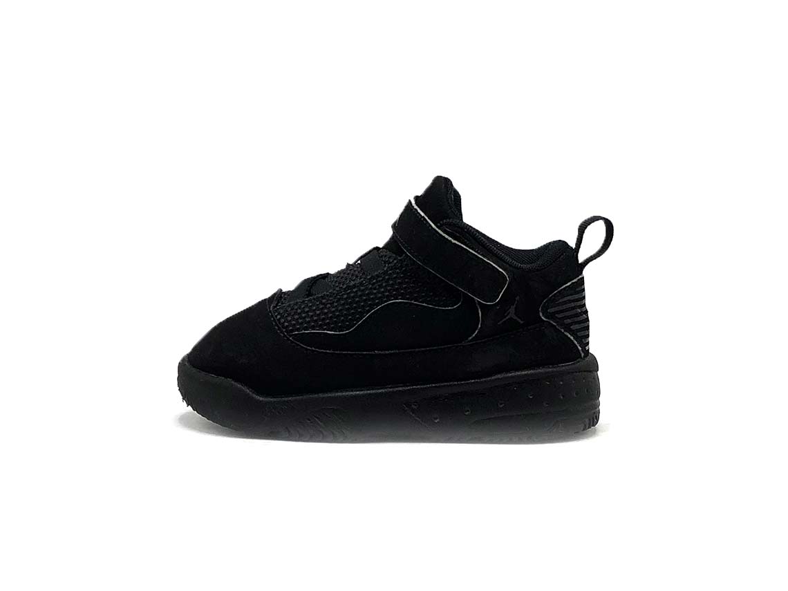 Air Jordan Max Aura 2