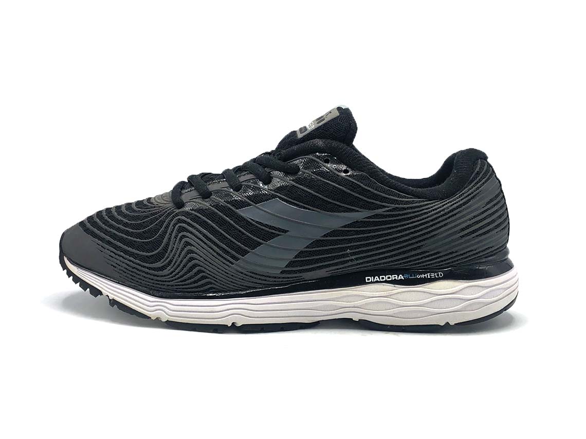 Diadora Mythos Blushield Fly Hip