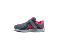 Nike Revolution 4