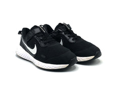 Nike Revolution 5