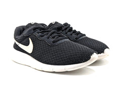 Nike Tanjun