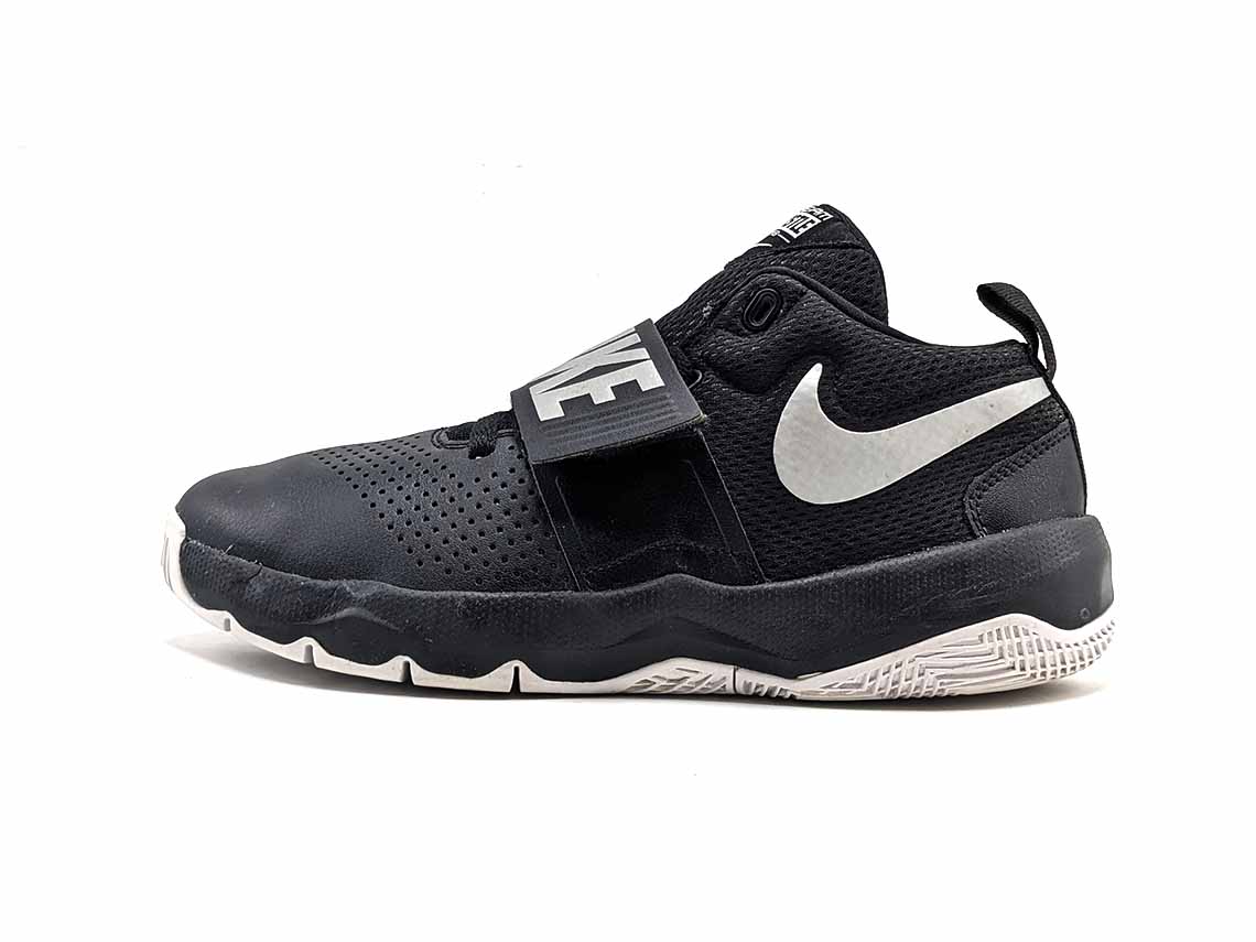 Nike Team Hustle D 8