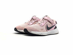 Nike Revolution 5
