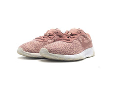 Nike Tanjun