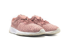 Nike Tanjun