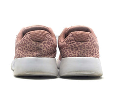 Nike Tanjun