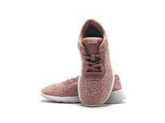 Nike Tanjun