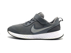 Nike Revolution 5
