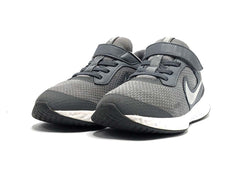 Nike Revolution 5