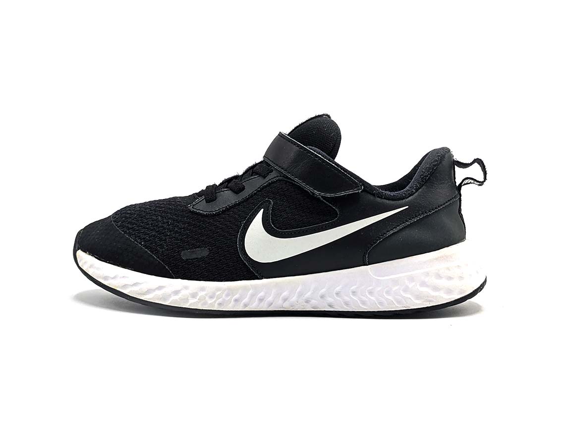 Nike Revolution 5