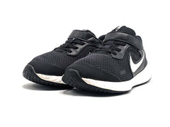 Nike Revolution 5