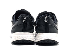 Nike Revolution 5
