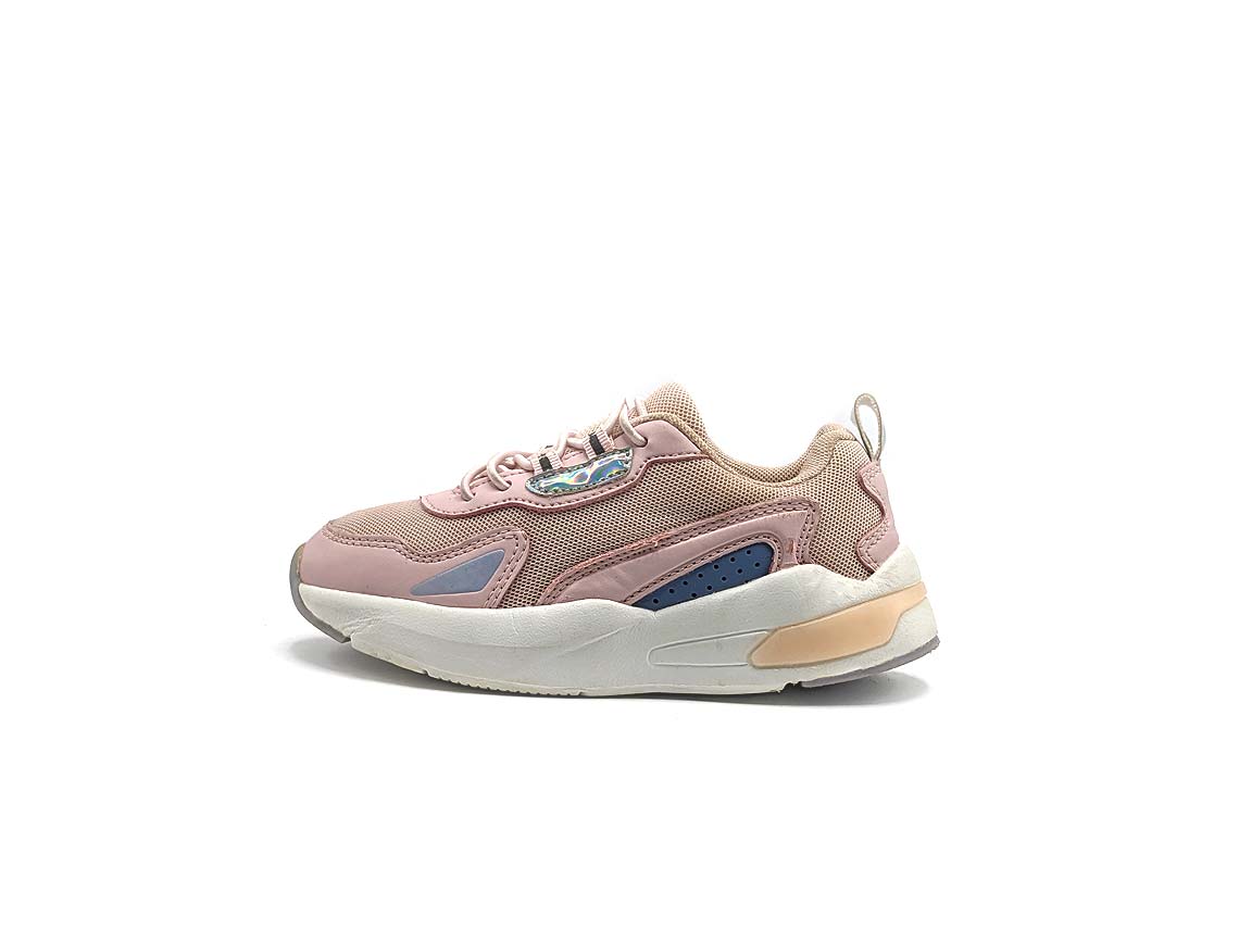 Max Sneakers