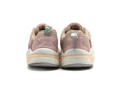 Max Sneakers
