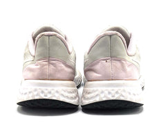 Nike Revolution 5