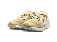 Nike Revolution 5 SE